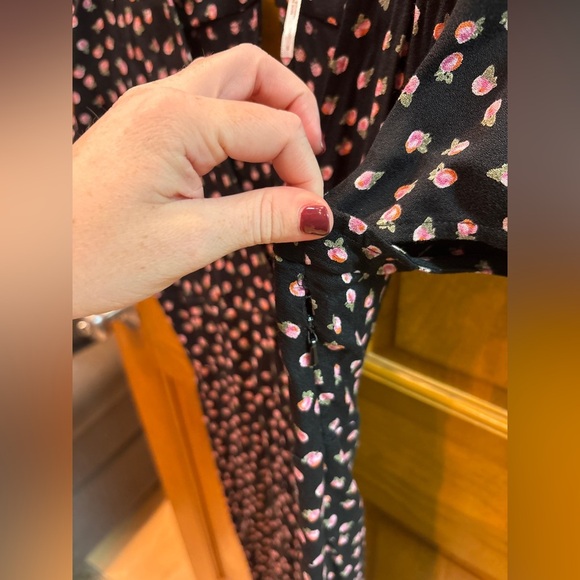 Free People Women’s Mia Empire-Waist Jumpsuit Size 6 Black & Pink Floral Print - Picture 13 of 13